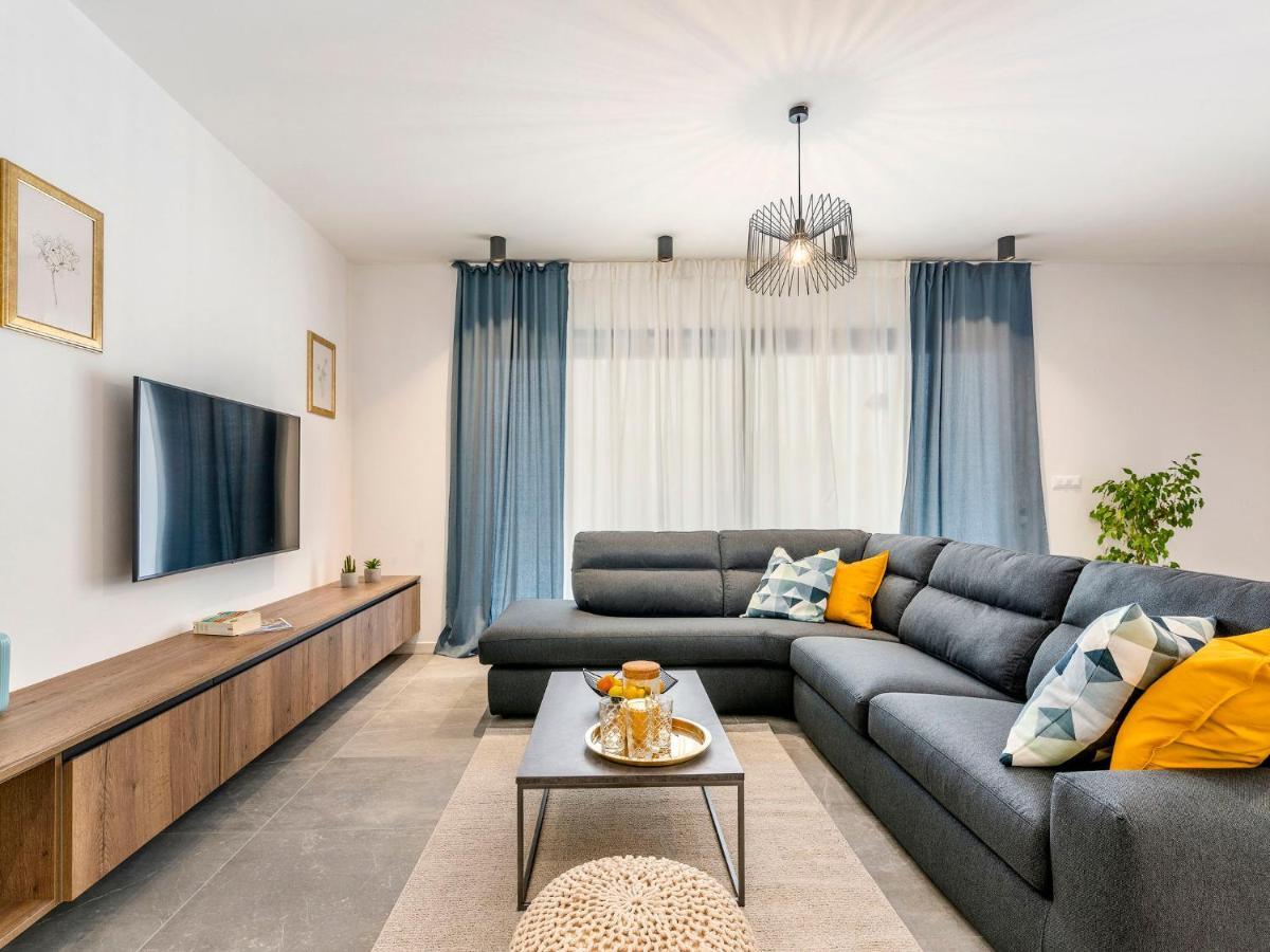 Holiday Home Villa Isabela - Prc423 By Interhome Nova Vas  Eksteriør billede